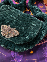 Load image into Gallery viewer, Velvet Crocheted Shoulder Bag Emerald Green