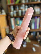 Load image into Gallery viewer, Rose Quartz Tower 1.3 kg